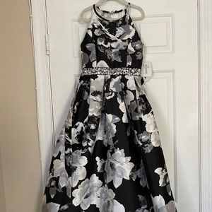 Girls size 8 formal dress